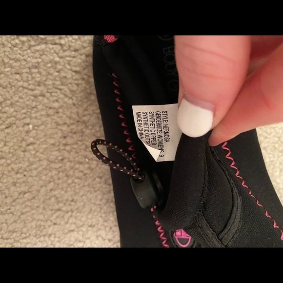 Hang Ten Women's Water Shoes - Picture 2 of 8